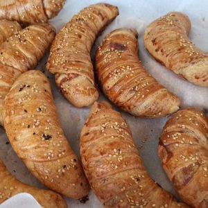 Кроасани с квас, лимецово брашно, със сирене и кашкавал