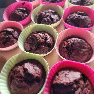 Шоколадов мъфин с банани и захар от фурми